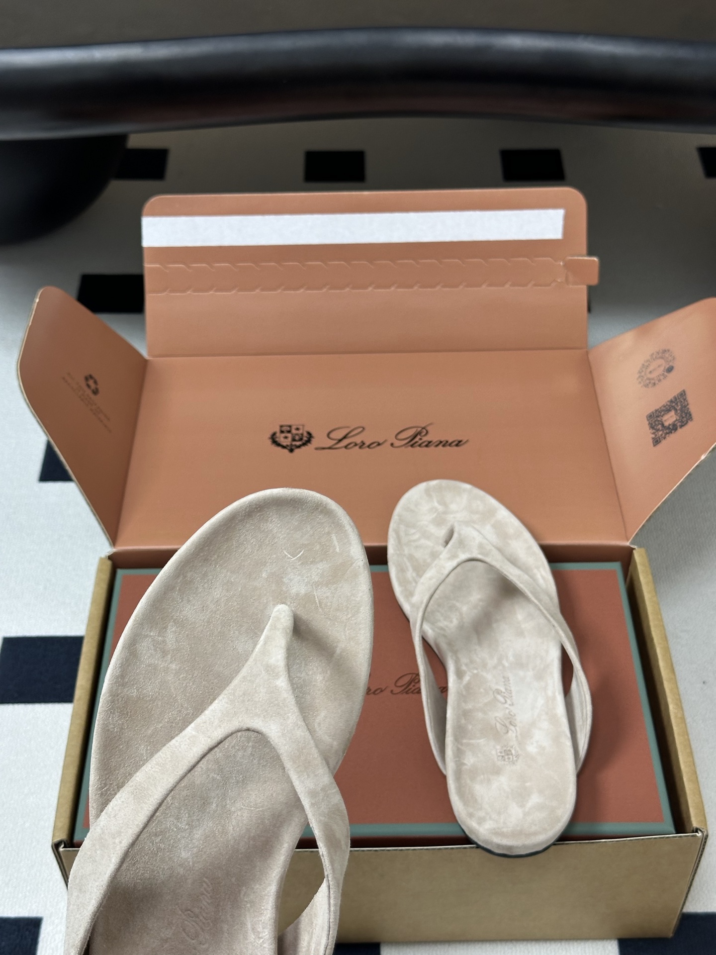 莞产（配高档飞机盒✈️）Loro Piana 诺悠翩雅 LP 春夏新款 Lda人字拖系列 复古老钱风夹脚