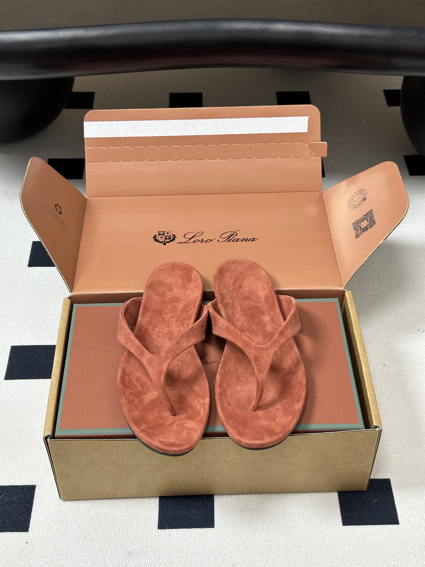 莞产（配高档飞机盒✈️）Loro Piana 诺悠翩雅 LP 春夏新款 Lda人字拖系列 复古老钱风夹脚