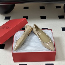 顶级品质(配高档飞机盒✈️➕10)Valentino 华伦天奴 经典款ROCKSTUD 铆钉芭蕾平底鞋尖 顶级品质(配高档飞机盒✈️➕10)Valentino 华伦天奴 经典款ROCKSTUD 铆钉芭蕾平底鞋尖