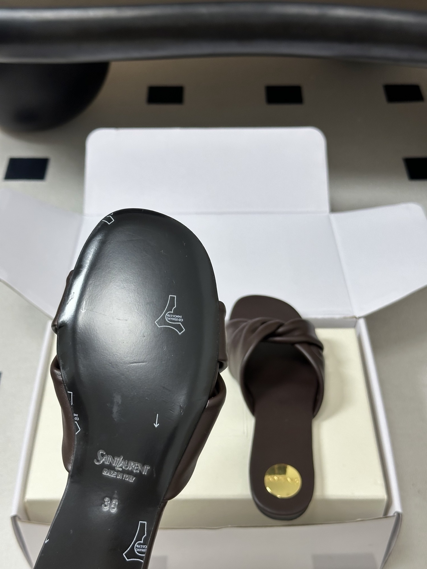 顶级品质（配高档飞机盒✈️）Saint Laurent 圣罗兰fw26 new arrival～ YSL