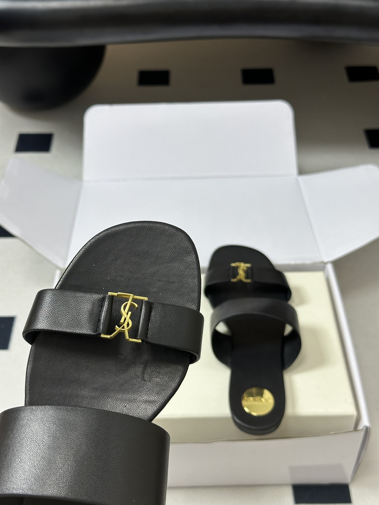 顶级品质（配高档飞机盒✈️）Saint Laurent 圣罗兰fw26 new arrival～ YSL