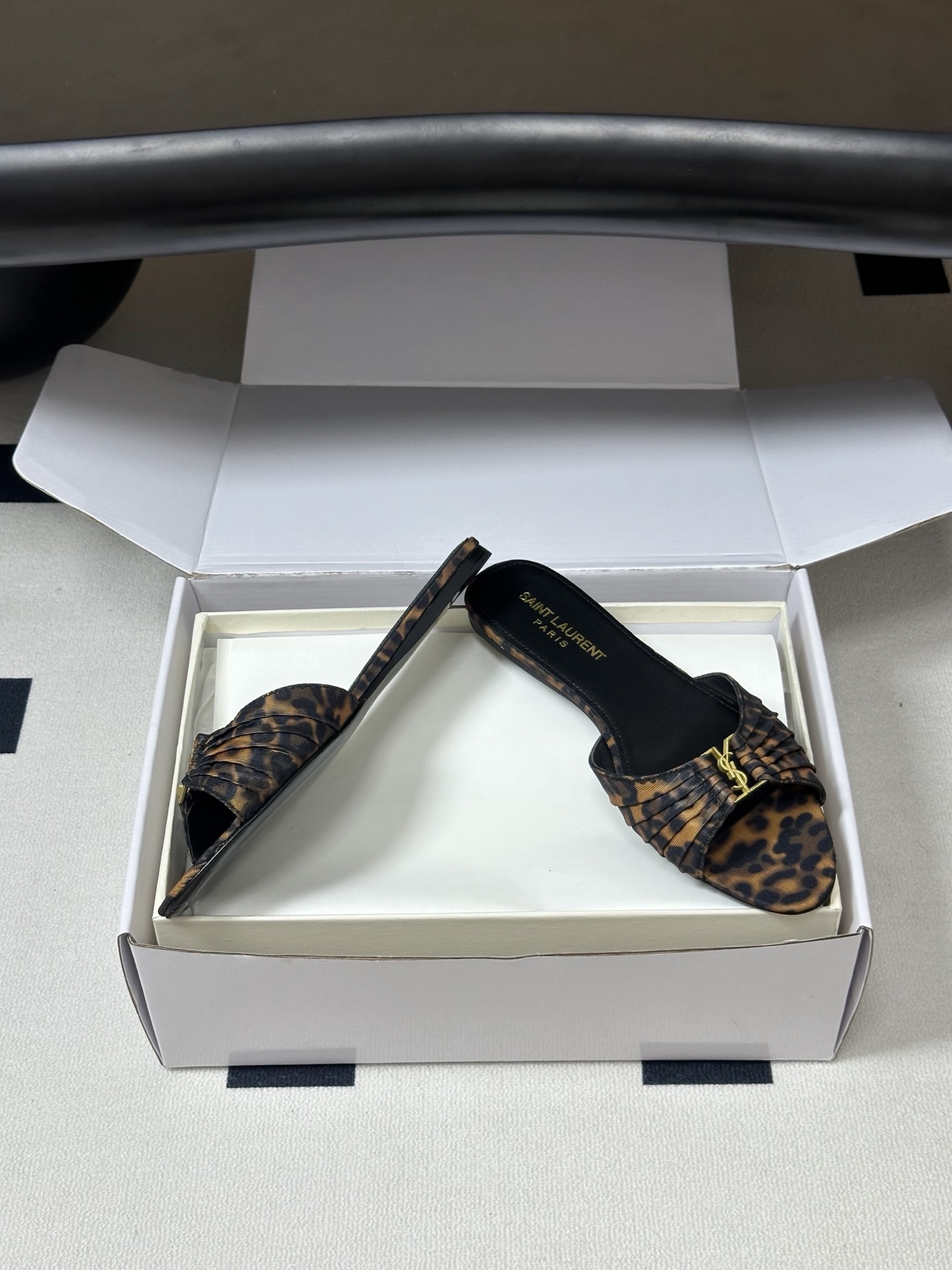 顶级品质(配高档飞机盒✈️)Saint Laurent 圣罗兰fw26 new arrival~ YSL 顶级品质(配高档飞机盒✈️)Saint Laurent 圣罗兰fw26 new arrival~ YSL