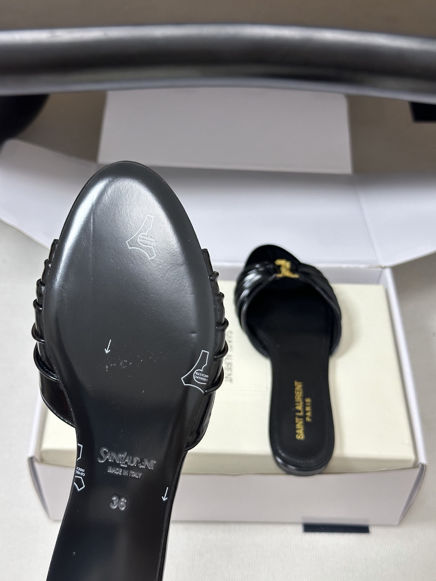 顶级品质(配高档飞机盒✈️)Saint Laurent 圣罗兰fw26 new arrival~ YSL 顶级品质(配高档飞机盒✈️)Saint Laurent 圣罗兰fw26 new arrival~ YSL