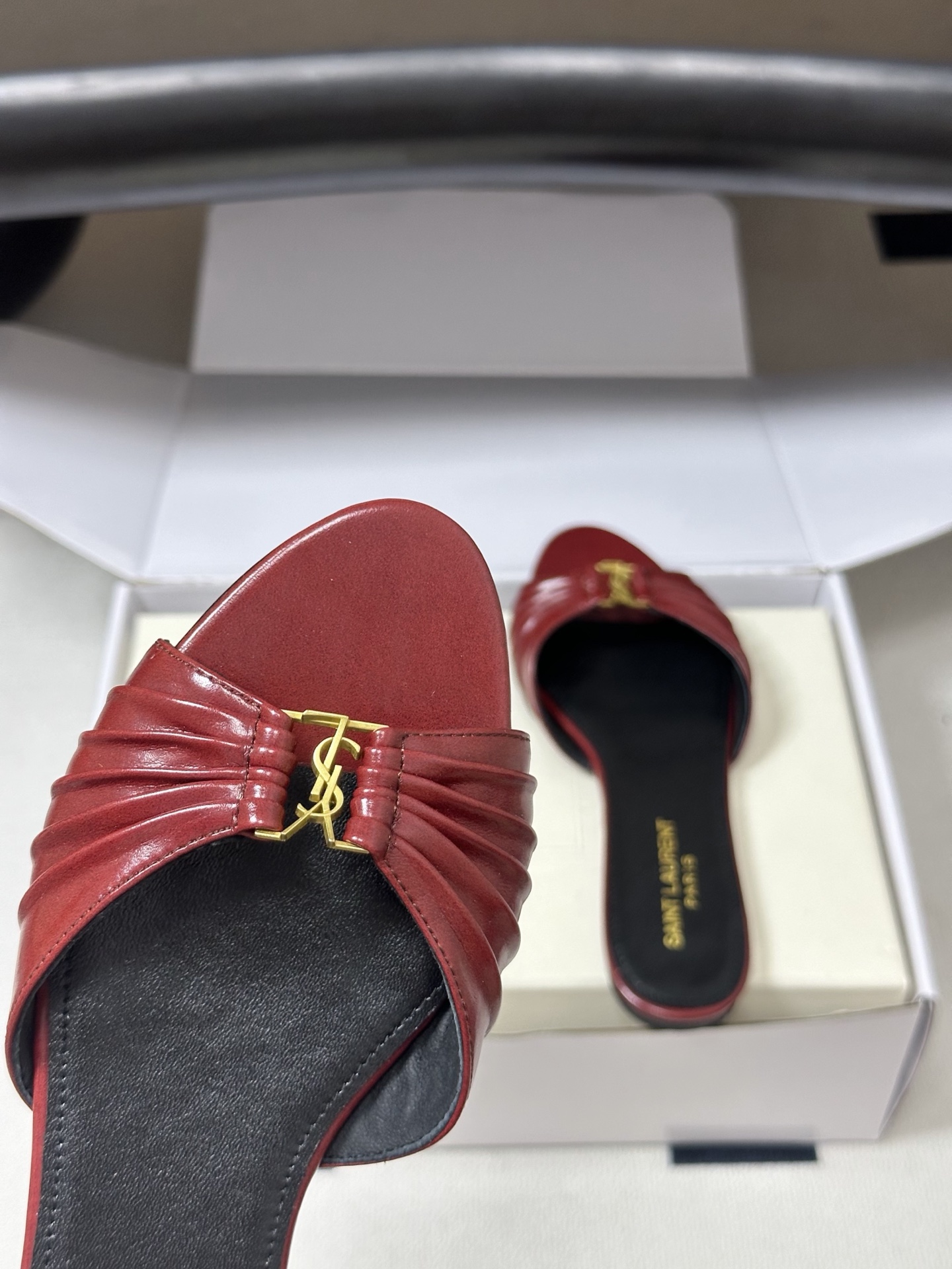 顶级品质(配高档飞机盒✈️)Saint Laurent 圣罗兰fw26 new arrival~ YSL 顶级品质(配高档飞机盒✈️)Saint Laurent 圣罗兰fw26 new arrival~ YSL
