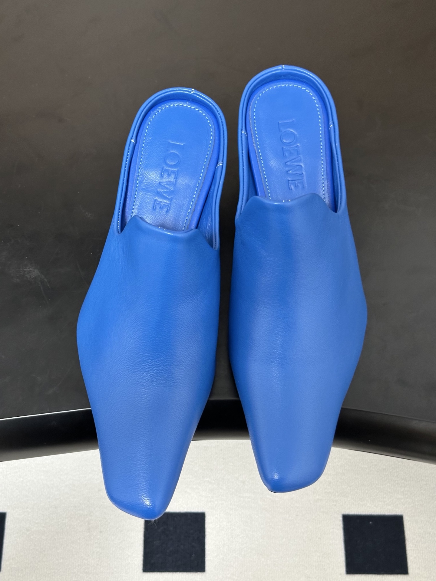 LOEWE 罗意威 26Fw春夏新款 复古风方头小猫跟凉拖鞋高跟穆勒半拖鞋Onda矮跟凉鞋｜上脚超好看的