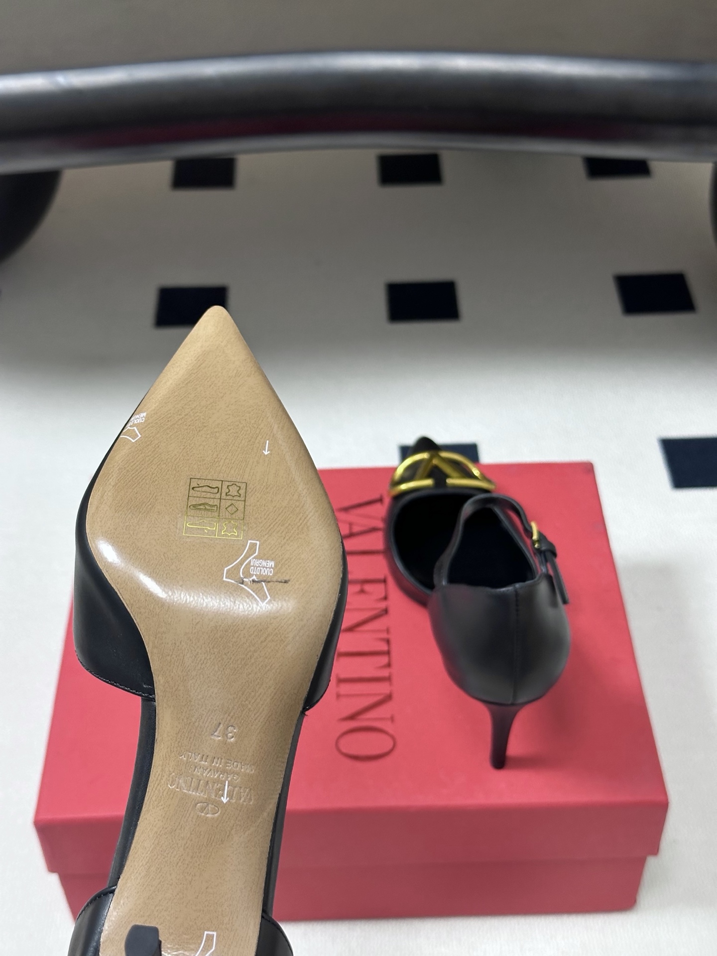 顶级品质（配飞机盒✈️➕10）2026 早春新款Valentino 华伦天奴 VLOGO SIGNATU