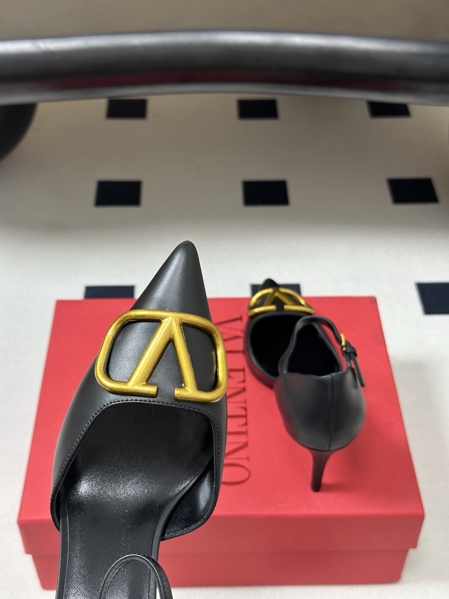 顶级品质（配飞机盒✈️➕10）2026 早春新款Valentino 华伦天奴 VLOGO SIGNATU