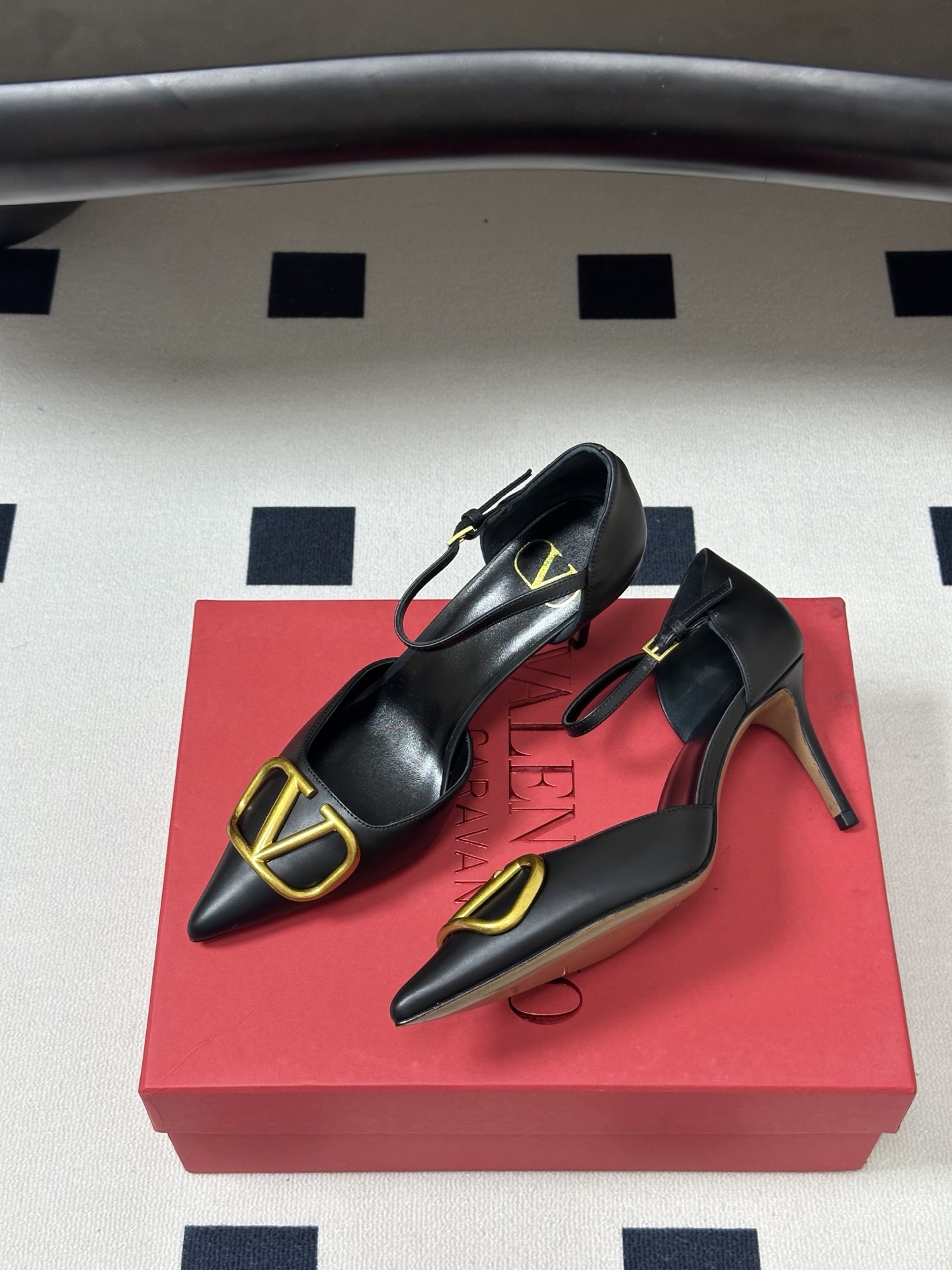 顶级品质（配飞机盒✈️➕10）2026 早春新款Valentino 华伦天奴 VLOGO SIGNATU