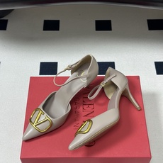 顶级品质(配飞机盒✈️➕10)2026 早春新款Valentino 华伦天奴 VLOGO SIGNATU 顶级品质(配飞机盒✈️➕10)2026 早春新款Valentino 华伦天奴 VLOGO SIGNATU