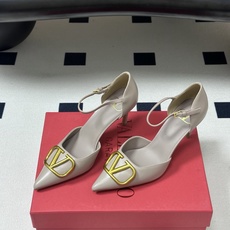 顶级品质(配飞机盒✈️➕10)2026 早春新款Valentino 华伦天奴 VLOGO SIGNATU 顶级品质(配飞机盒✈️➕10)2026 早春新款Valentino 华伦天奴 VLOGO SIGNATU