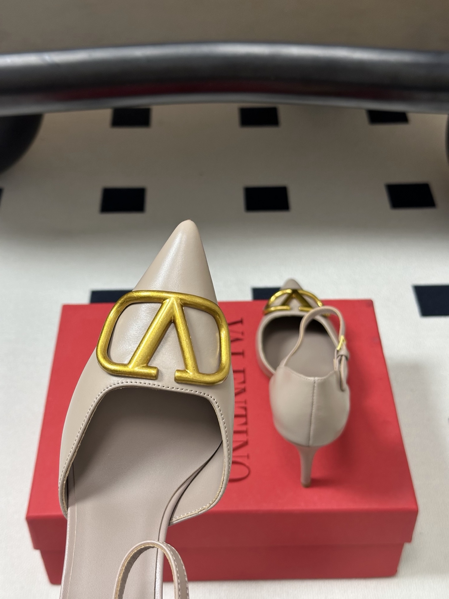 顶级品质(配飞机盒✈️➕10)2026 早春新款Valentino 华伦天奴 VLOGO SIGNATU 顶级品质(配飞机盒✈️➕10)2026 早春新款Valentino 华伦天奴 VLOGO SIGNATU