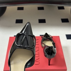 顶级品质(配飞机盒✈️➕10)2026 早春新款Valentino 华伦天奴 VLOGO SIGNATU 顶级品质(配飞机盒✈️➕10)2026 早春新款Valentino 华伦天奴 VLOGO SIGNATU