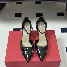 顶级品质(配飞机盒✈️➕10)2026 早春新款Valentino 华伦天奴 VLOGO SIGNATU 顶级品质(配飞机盒✈️➕10)2026 早春新款Valentino 华伦天奴 VLOGO SIGNATU