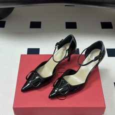 顶级品质(配飞机盒✈️➕10)2026 早春新款Valentino 华伦天奴 VLOGO SIGNATU 顶级品质(配飞机盒✈️➕10)2026 早春新款Valentino 华伦天奴 VLOGO SIGNATU