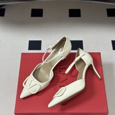顶级品质(配飞机盒✈️➕10)2026 早春新款Valentino 华伦天奴 VLOGO SIGNATU 顶级品质(配飞机盒✈️➕10)2026 早春新款Valentino 华伦天奴 VLOGO SIGNATU