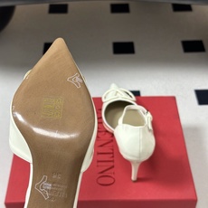 顶级品质(配飞机盒✈️➕10)2026 早春新款Valentino 华伦天奴 VLOGO SIGNATU 顶级品质(配飞机盒✈️➕10)2026 早春新款Valentino 华伦天奴 VLOGO SIGNATU