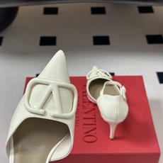 顶级品质(配飞机盒✈️➕10)2026 早春新款Valentino 华伦天奴 VLOGO SIGNATU 顶级品质(配飞机盒✈️➕10)2026 早春新款Valentino 华伦天奴 VLOGO SIGNATU