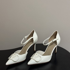 顶级品质(配飞机盒✈️➕10)2026 早春新款Valentino 华伦天奴 VLOGO SIGNATU 顶级品质(配飞机盒✈️➕10)2026 早春新款Valentino 华伦天奴 VLOGO SIGNATU