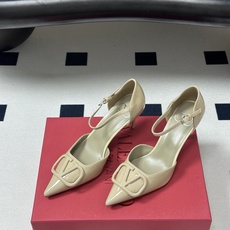 顶级品质(配飞机盒✈️➕10)2026 早春新款Valentino 华伦天奴 VLOGO SIGNATU 顶级品质(配飞机盒✈️➕10)2026 早春新款Valentino 华伦天奴 VLOGO SIGNATU