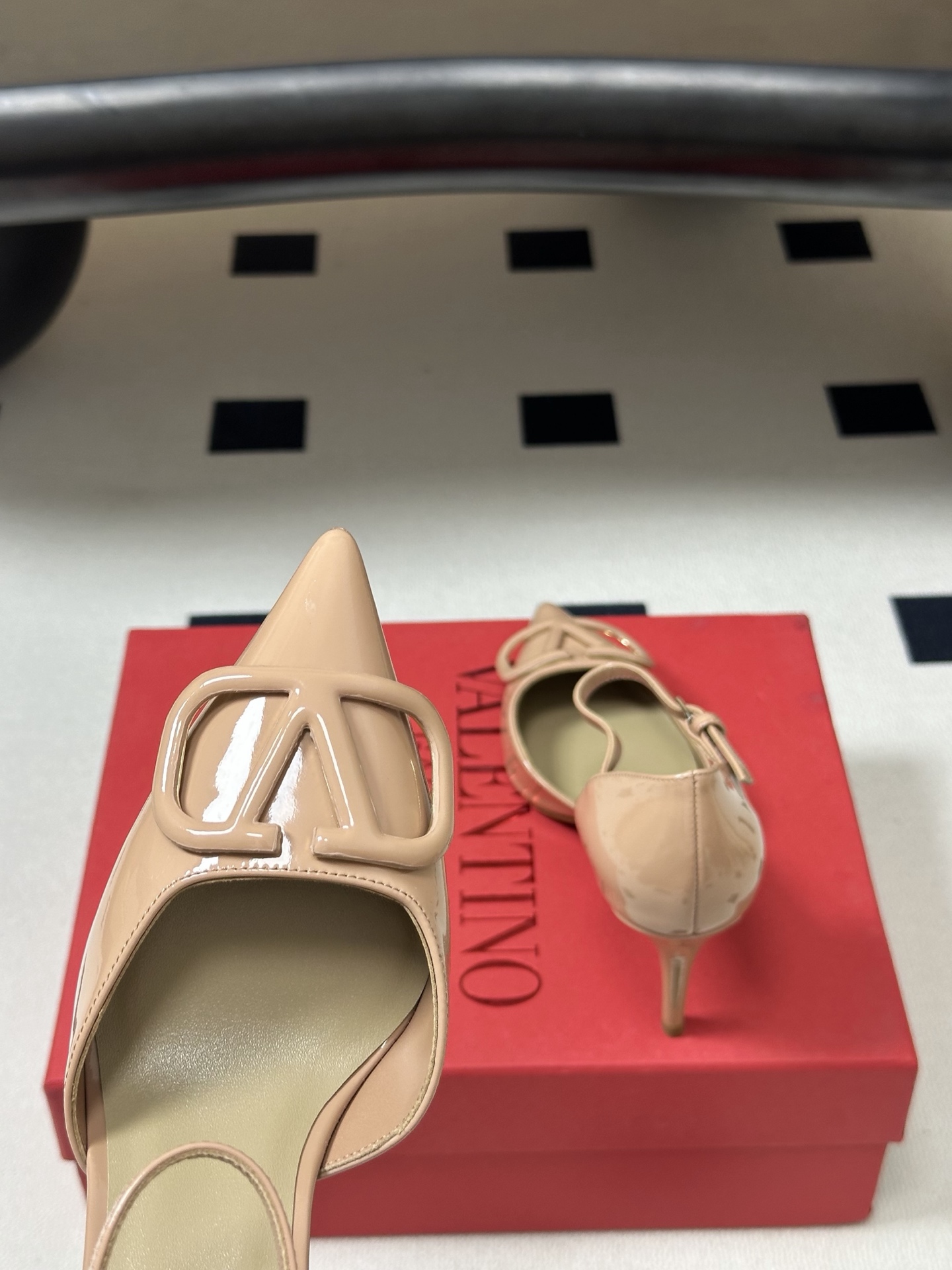 顶级品质（配飞机盒✈️➕10）2026 早春新款Valentino 华伦天奴 VLOGO SIGNATU