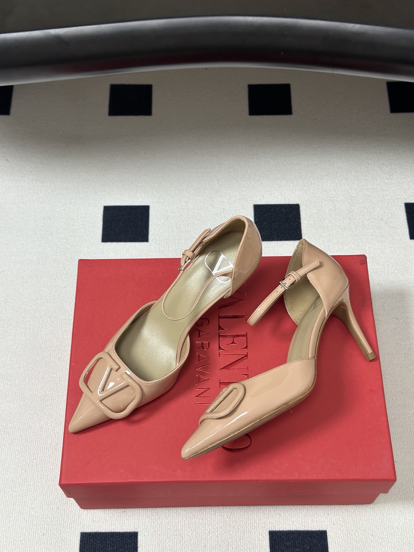 顶级品质（配飞机盒✈️➕10）2026 早春新款Valentino 华伦天奴 VLOGO SIGNATU