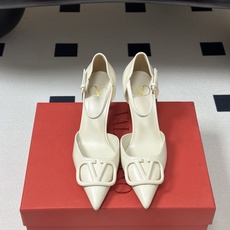 顶级品质(配飞机盒✈️➕10)2026 早春新款Valentino 华伦天奴 VLOGO SIGNATU 顶级品质(配飞机盒✈️➕10)2026 早春新款Valentino 华伦天奴 VLOGO SIGNATU