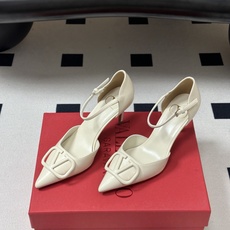 顶级品质(配飞机盒✈️➕10)2026 早春新款Valentino 华伦天奴 VLOGO SIGNATU 顶级品质(配飞机盒✈️➕10)2026 早春新款Valentino 华伦天奴 VLOGO SIGNATU