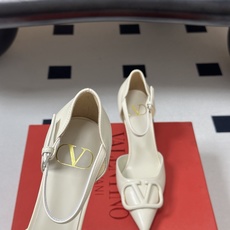顶级品质(配飞机盒✈️➕10)2026 早春新款Valentino 华伦天奴 VLOGO SIGNATU 顶级品质(配飞机盒✈️➕10)2026 早春新款Valentino 华伦天奴 VLOGO SIGNATU
