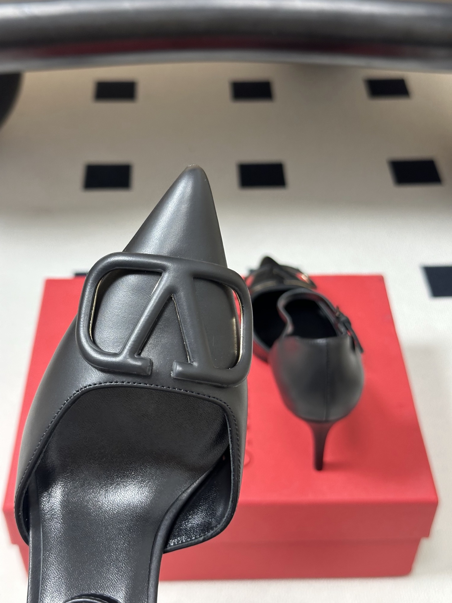 顶级品质(配飞机盒✈️➕10)2026 早春新款Valentino 华伦天奴 VLOGO SIGNATU 顶级品质(配飞机盒✈️➕10)2026 早春新款Valentino 华伦天奴 VLOGO SIGNATU