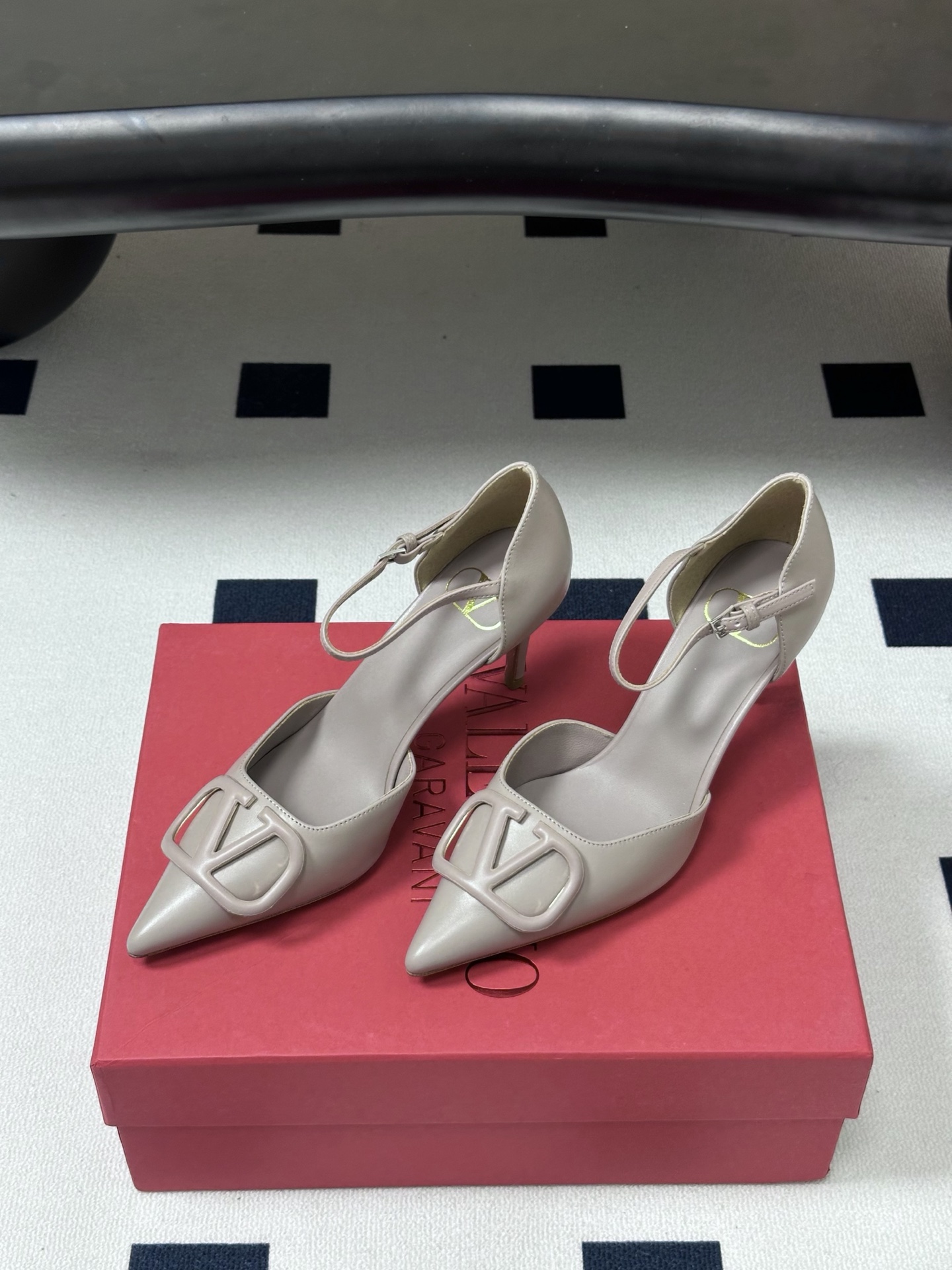 顶级品质（配飞机盒✈️➕10）2026 早春新款Valentino 华伦天奴 VLOGO SIGNATU