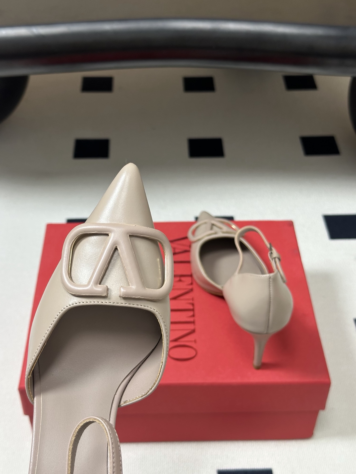 顶级品质（配飞机盒✈️➕10）2026 早春新款Valentino 华伦天奴 VLOGO SIGNATU