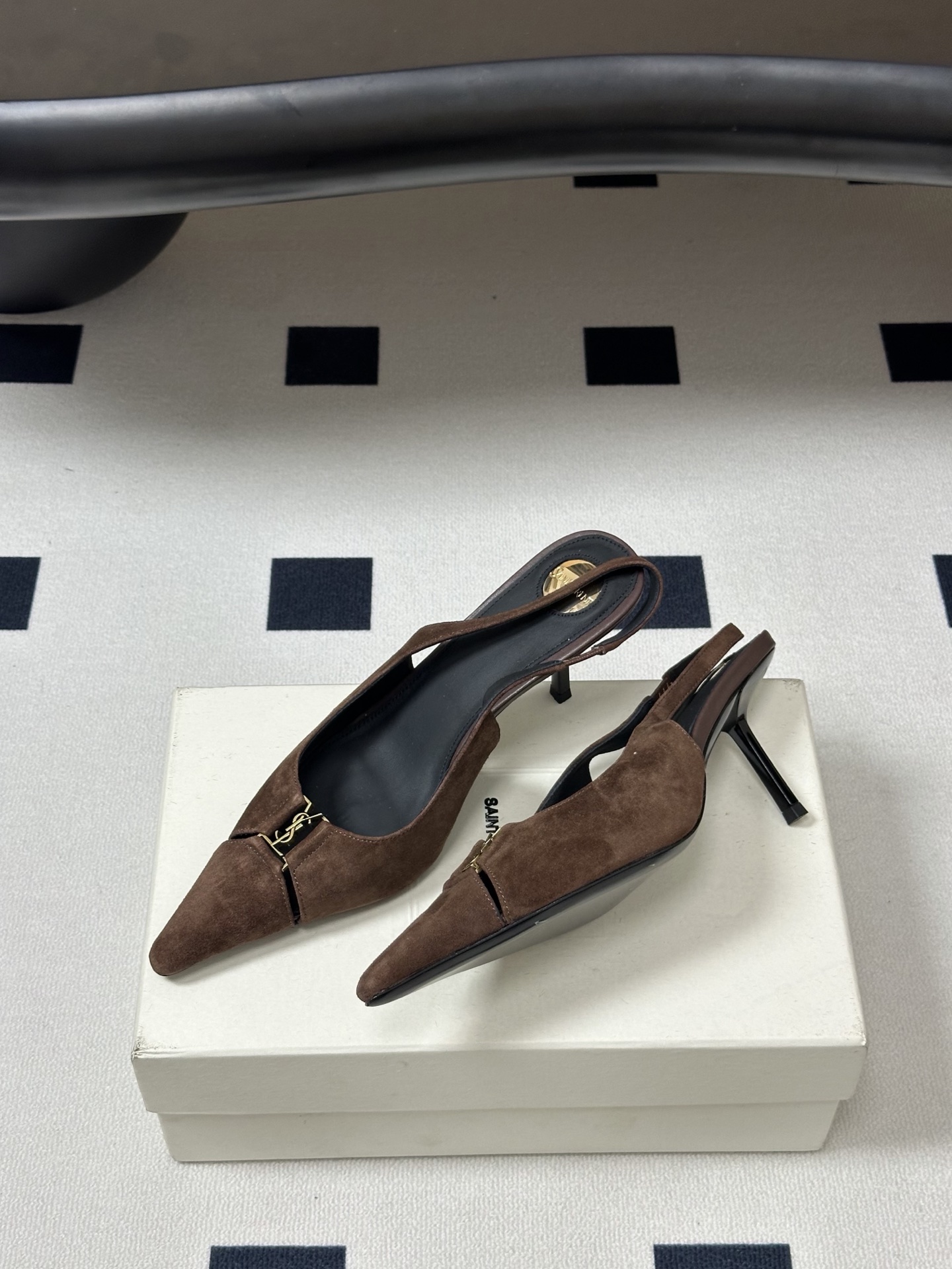 Saint Laurent 圣罗兰 26ss走秀款YSL小方头高跟后空凉鞋经典字母金属扣高跟鞋走秀款 把