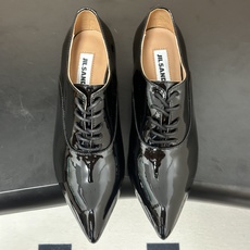 JIL SANDER 吉尔桑达 26Fw春夏新款复古风小坡跟尖头单鞋系带亮面小皮鞋乐福鞋利落线条与高级漆 JIL SANDER 吉尔桑达 26Fw春夏新款复古风小坡跟尖头单鞋系带亮面小皮鞋乐福鞋利落线条与高级漆