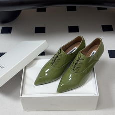 JIL SANDER 吉尔桑达 26Fw春夏新款复古风小坡跟尖头单鞋系带亮面小皮鞋乐福鞋利落线条与高级漆 JIL SANDER 吉尔桑达 26Fw春夏新款复古风小坡跟尖头单鞋系带亮面小皮鞋乐福鞋利落线条与高级漆