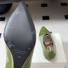 JIL SANDER 吉尔桑达 26Fw春夏新款复古风小坡跟尖头单鞋系带亮面小皮鞋乐福鞋利落线条与高级漆 JIL SANDER 吉尔桑达 26Fw春夏新款复古风小坡跟尖头单鞋系带亮面小皮鞋乐福鞋利落线条与高级漆