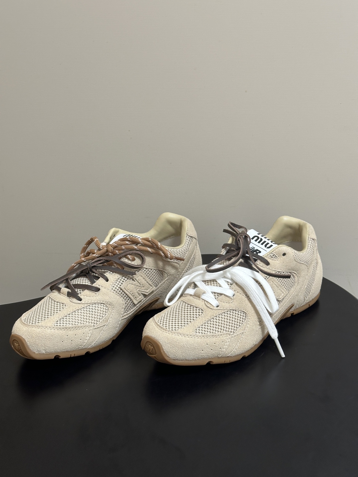 MIUMIU X New 缪缪 Balance 530 NB联名走秀款 2026 最新配色 牛反绒皮革网