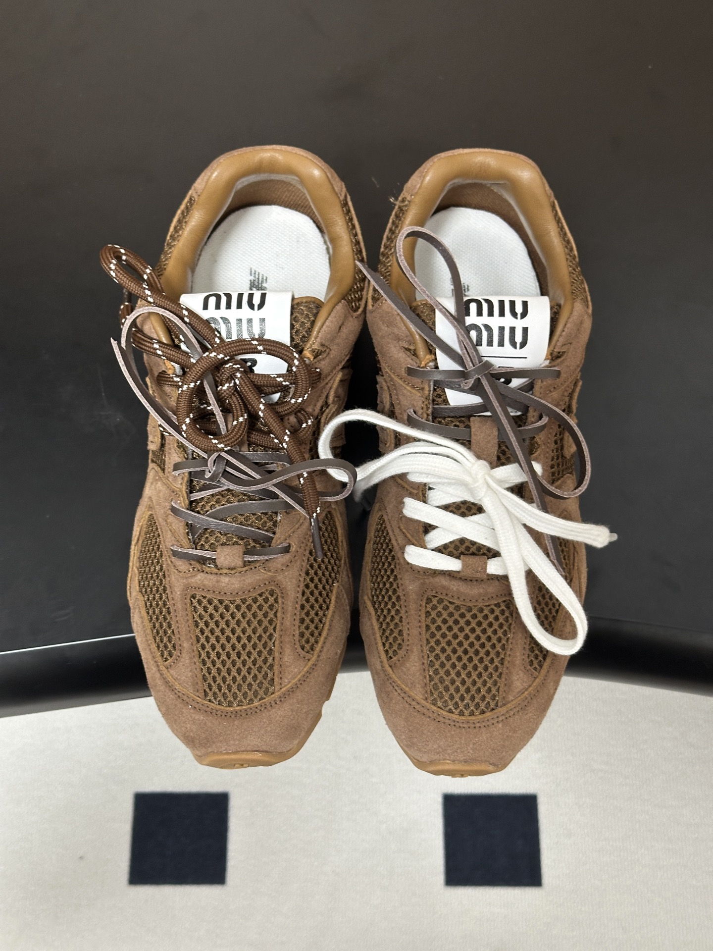 MIUMIU X New 缪缪 Balance 530 NB联名走秀款 2026 最新配色 牛反绒皮革网 MIUMIU X New 缪缪 Balance 530 NB联名走秀款 2026 最新配色 牛反绒皮革网