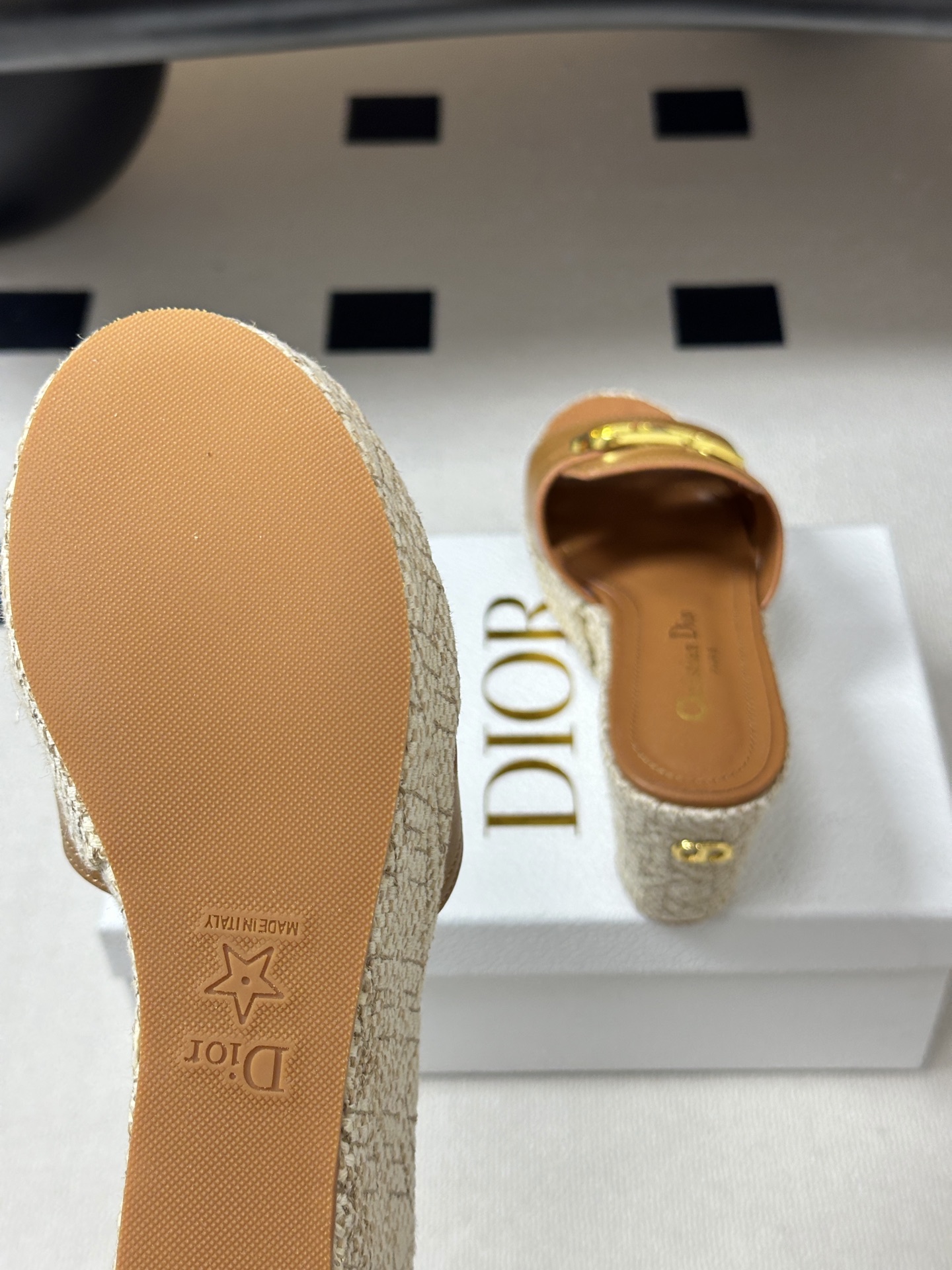 26ss春夏新款Dior 迪奥D🌾 Attitude 坡跟凉拖鞋经典 CD扣防水台拖鞋藤格纹草编麻绳底鱼