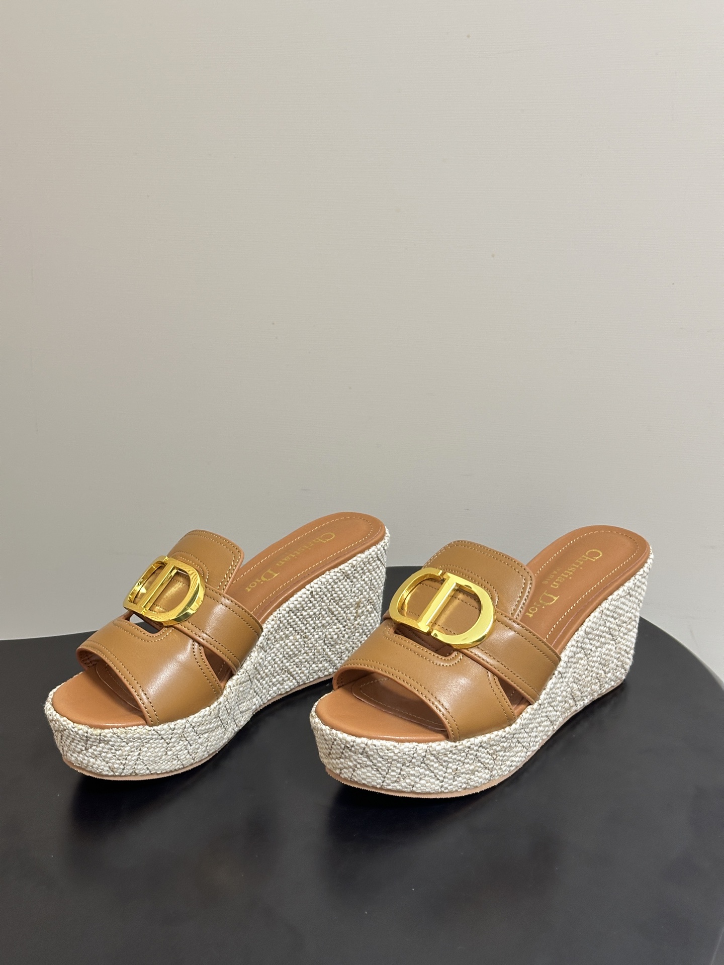 26ss春夏新款Dior 迪奥D🌾 Attitude 坡跟凉拖鞋经典 CD扣防水台拖鞋藤格纹草编麻绳底鱼