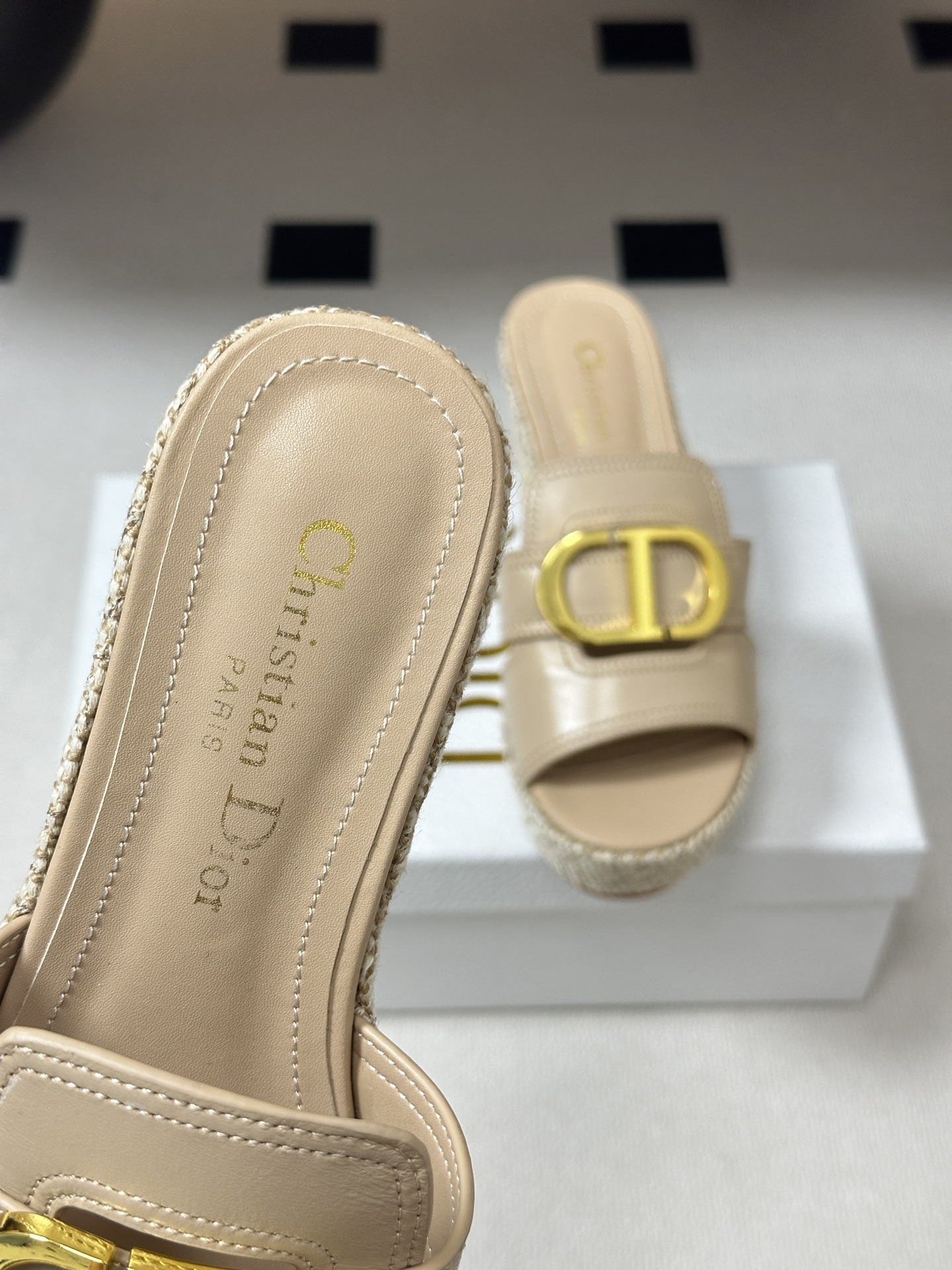 26ss春夏新款Dior 迪奥D🌾 Attitude 坡跟凉拖鞋经典 CD扣防水台拖鞋藤格纹草编麻绳底鱼