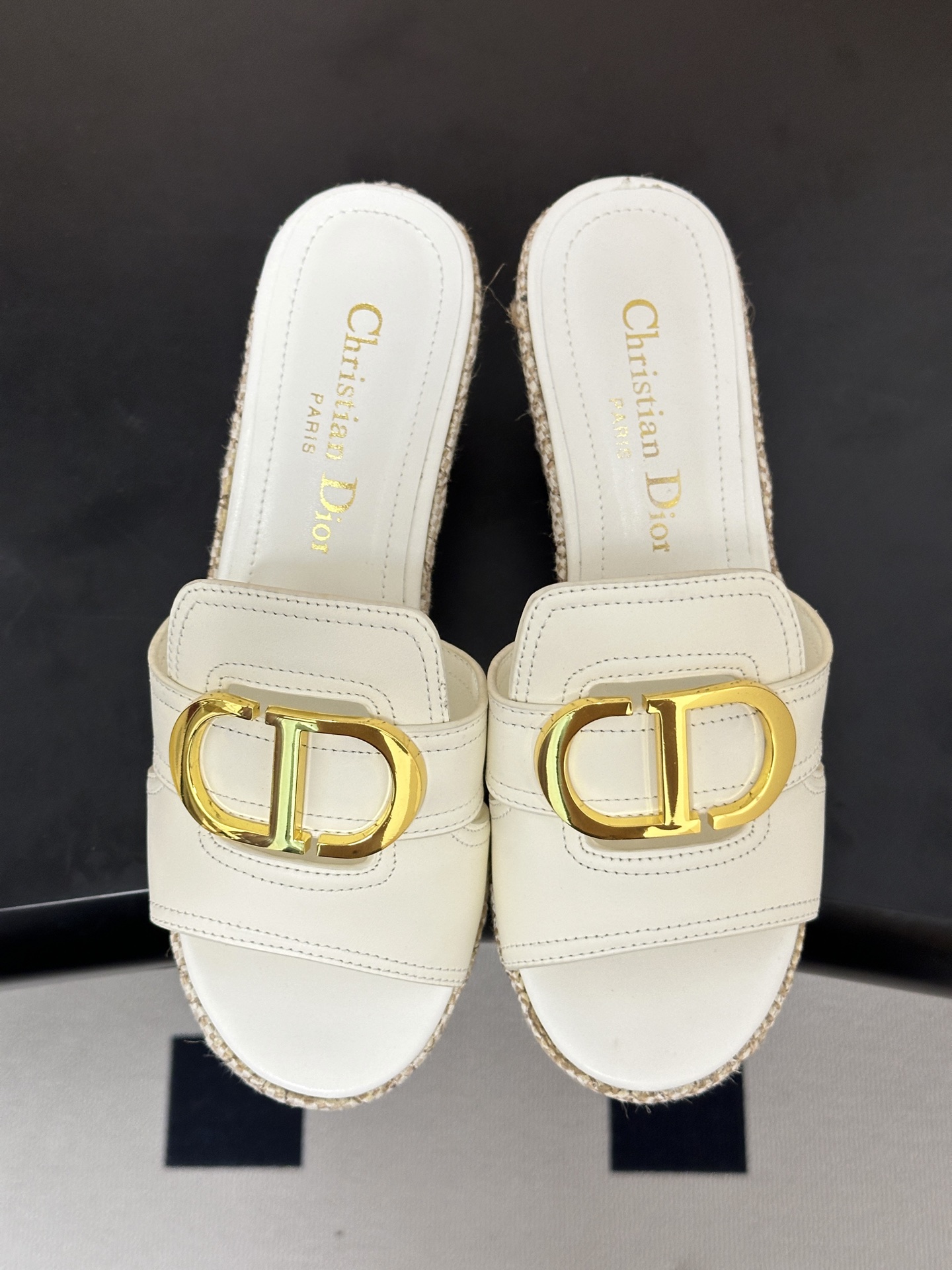 26ss春夏新款Dior 迪奥D🌾 Attitude 坡跟凉拖鞋经典 CD扣防水台拖鞋藤格纹草编麻绳底鱼