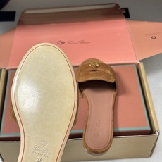 莞产(配高档飞机盒✈️)Loro Piana 诺悠翩雅 LP Summer Charms经典款平底拖鞋五 莞产(配高档飞机盒✈️)Loro Piana 诺悠翩雅 LP Summer Charms经典款平底拖鞋五