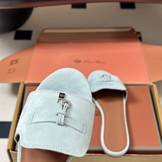 莞产(配高档飞机盒✈️)Loro Piana 诺悠翩雅 LP Summer Charms经典款平底拖鞋五 莞产(配高档飞机盒✈️)Loro Piana 诺悠翩雅 LP Summer Charms经典款平底拖鞋五