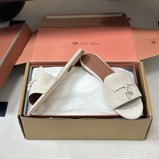 莞产(配高档飞机盒✈️)Loro Piana 诺悠翩雅 LP Summer Charms经典款平底拖鞋五 莞产(配高档飞机盒✈️)Loro Piana 诺悠翩雅 LP Summer Charms经典款平底拖鞋五