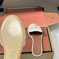 莞产(配高档飞机盒✈️)Loro Piana 诺悠翩雅 LP Summer Charms经典款平底拖鞋五 莞产(配高档飞机盒✈️)Loro Piana 诺悠翩雅 LP Summer Charms经典款平底拖鞋五