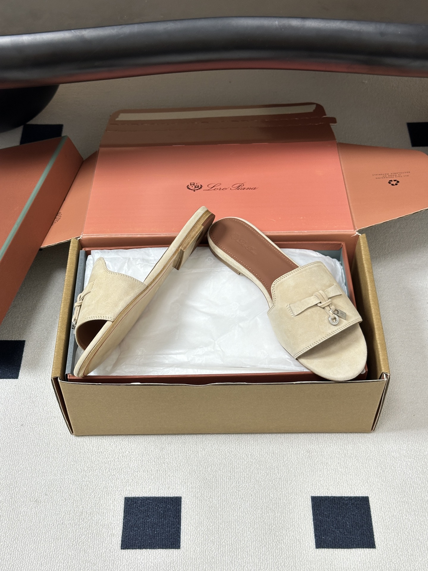 莞产（配高档飞机盒✈️）Loro Piana 诺悠翩雅 LP Summer Charms经典款平底拖鞋五