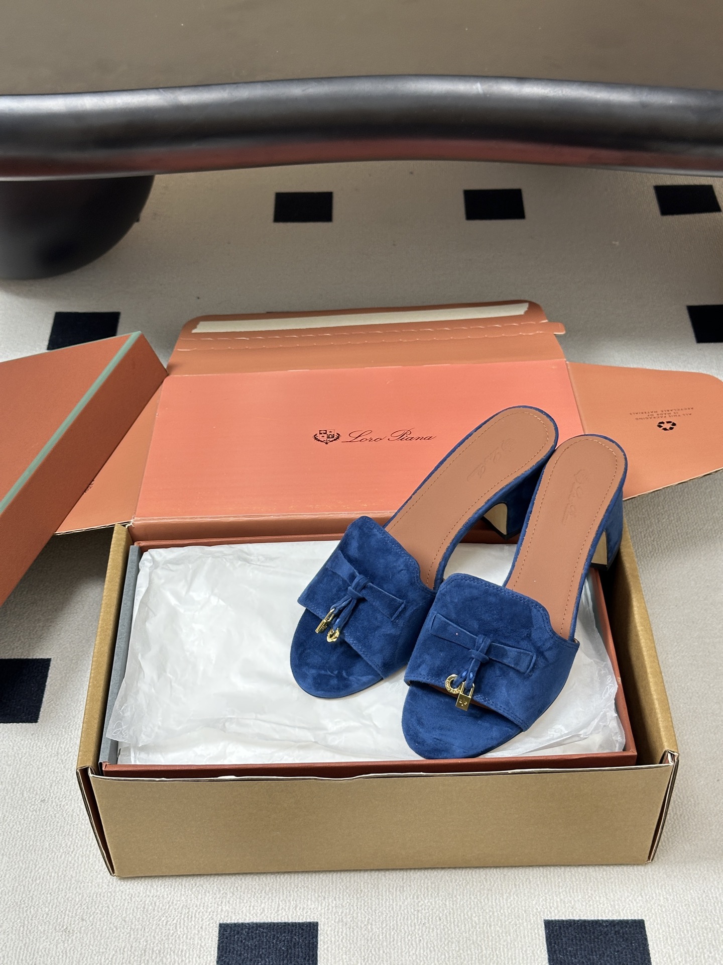莞产（配高档飞机盒✈️）Loro Piana 诺悠翩雅 LP Summer Charms经典款平底拖鞋五