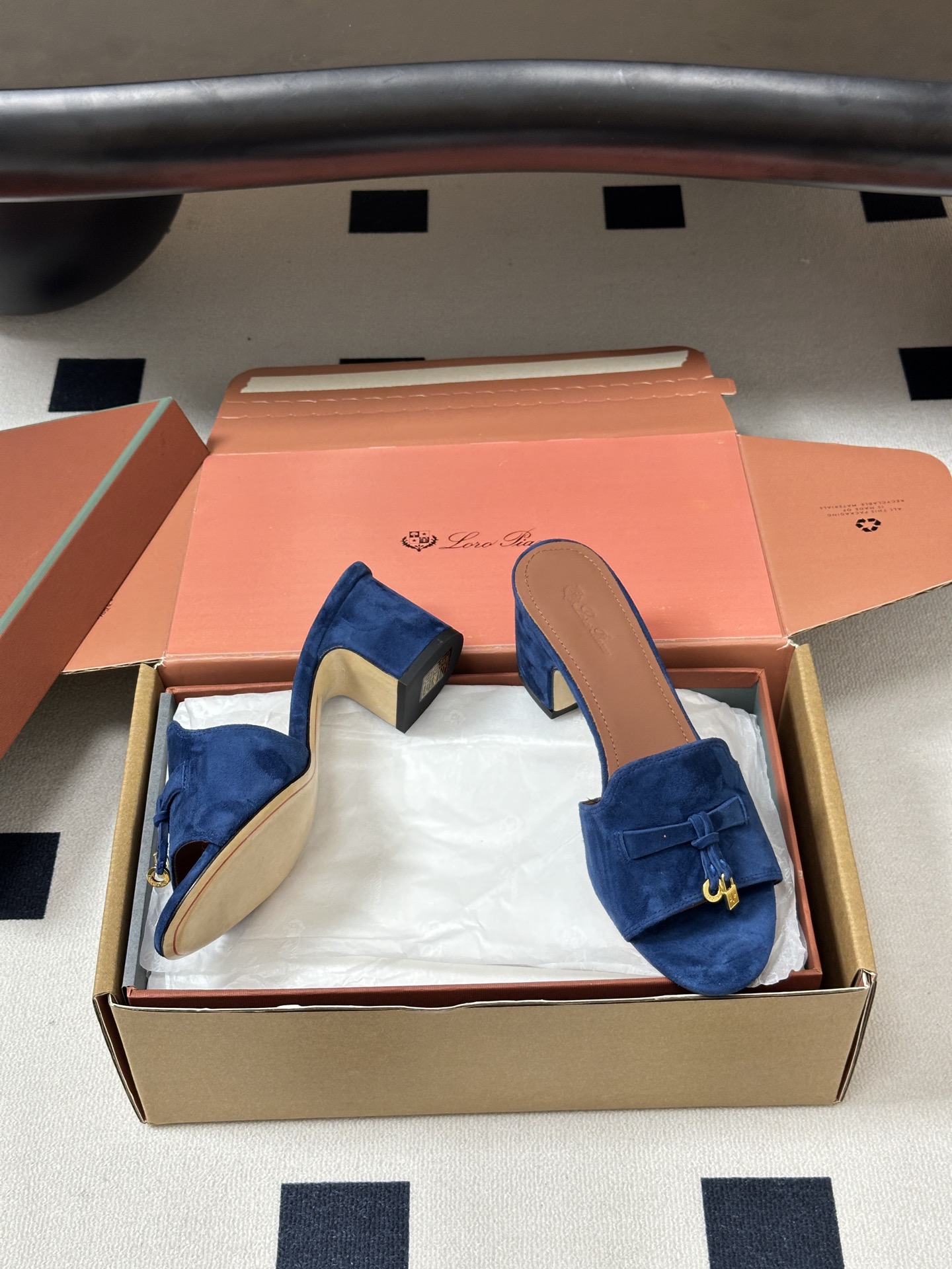 莞产（配高档飞机盒✈️）Loro Piana 诺悠翩雅 LP Summer Charms经典款平底拖鞋五