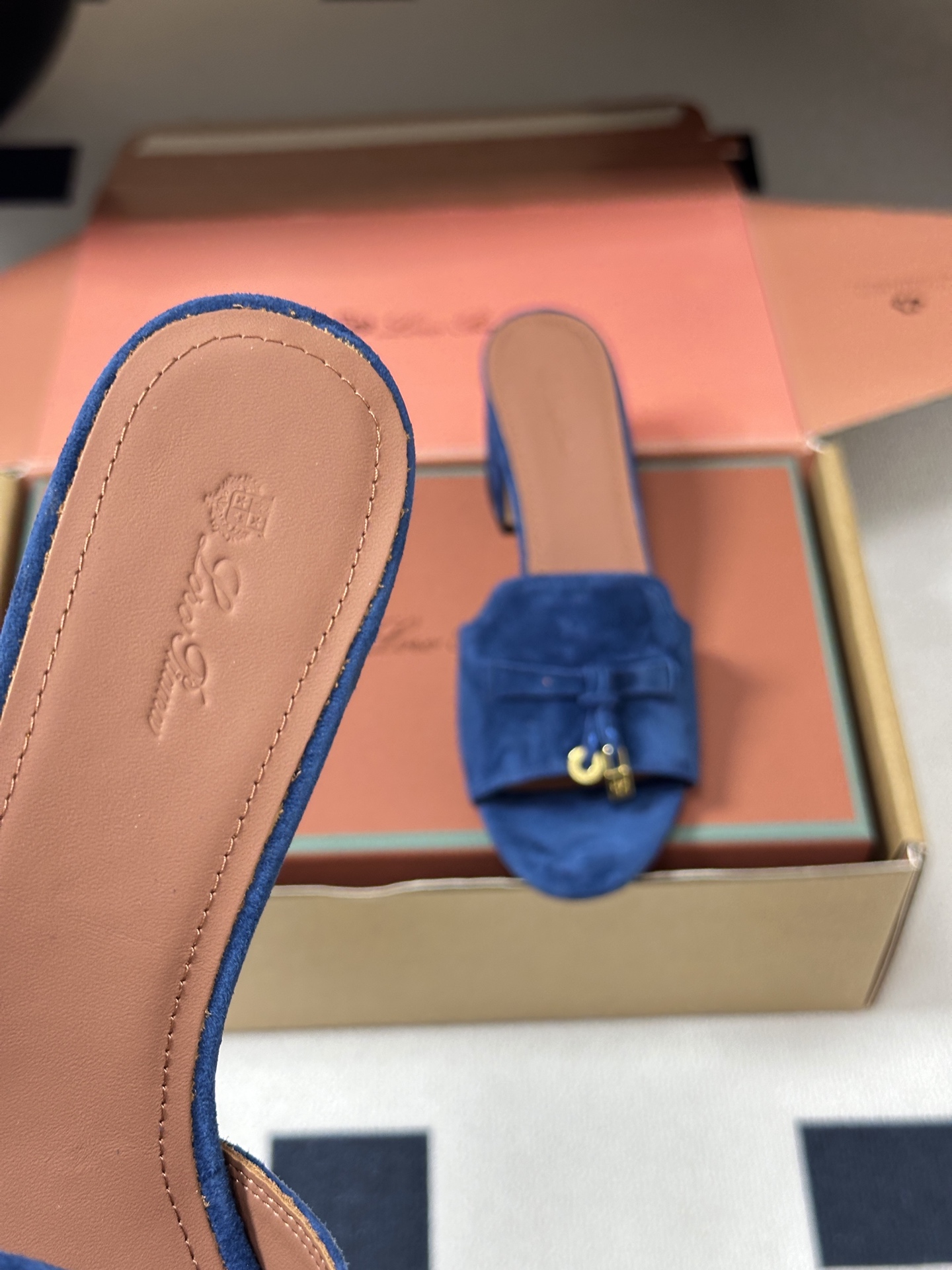 莞产（配高档飞机盒✈️）Loro Piana 诺悠翩雅 LP Summer Charms经典款平底拖鞋五