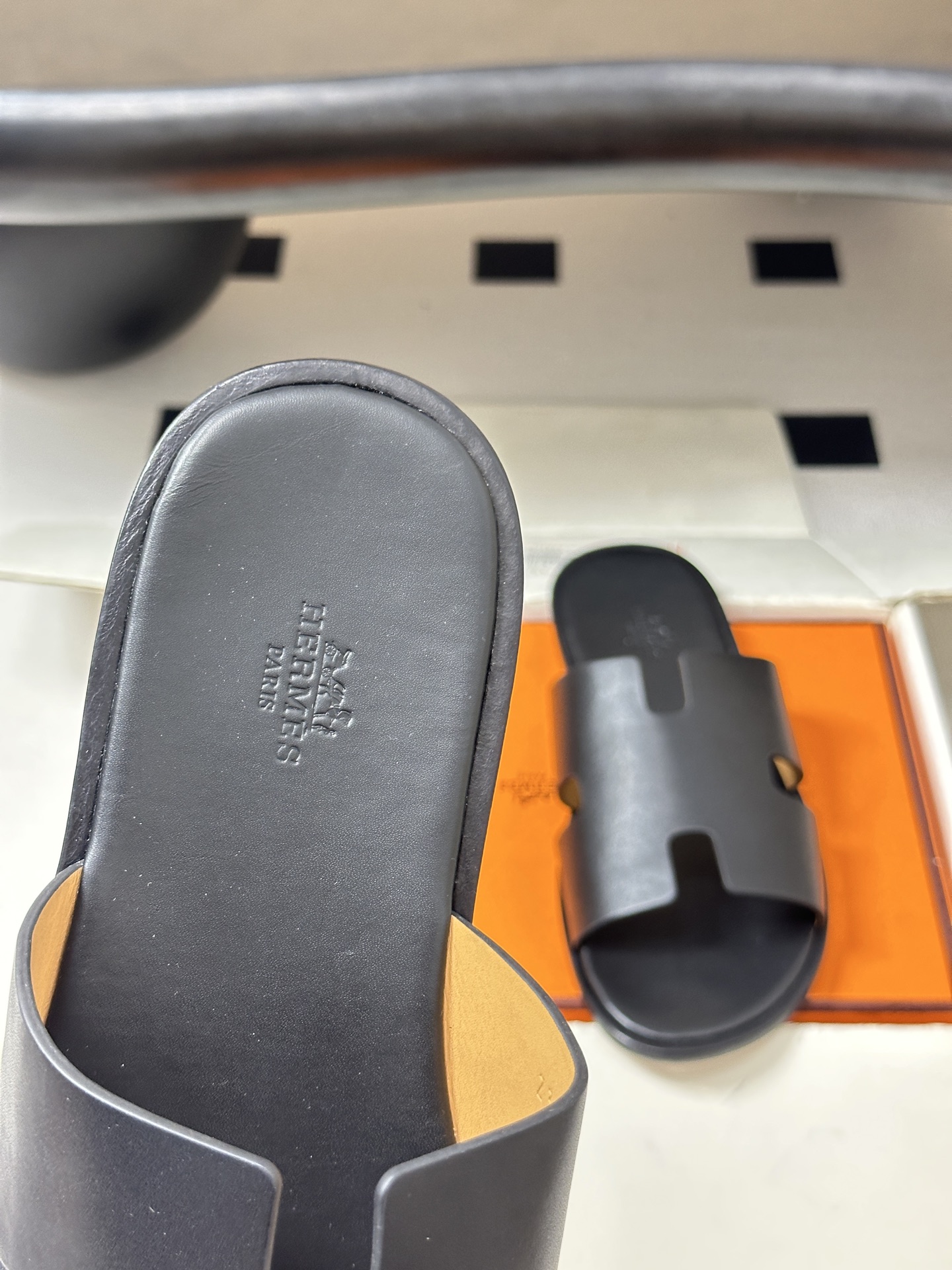 顶级品质（配高档飞机盒✈️）Hermes 爱马仕🐎 H家 Lzmir凉拖鞋系列经典款男士拖鞋 经典H型平